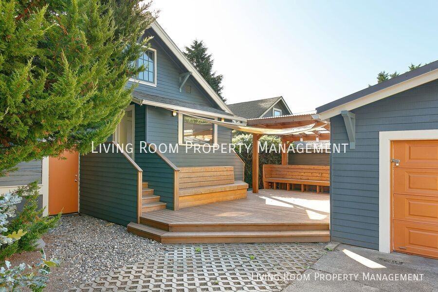 5119 Northeast 27th Avenue - Photo 2 of 16