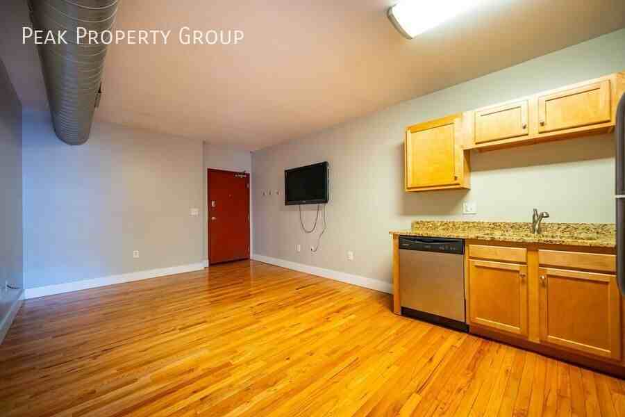 1645 North Pearl Street - Photo 2 of 15