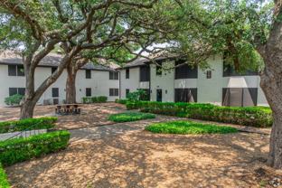 Landmark at Alamo Heights - Photo 1 of 1