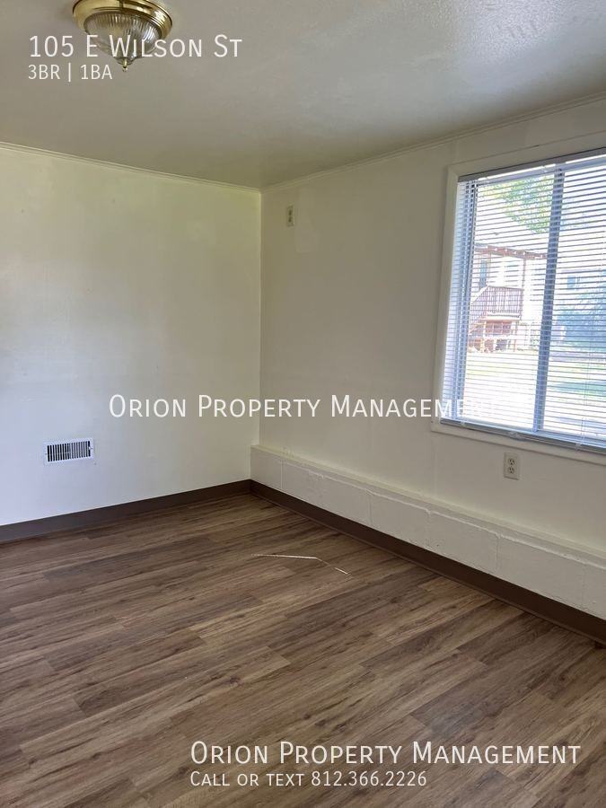 105 E Wilson St - Photo 3 of 18
