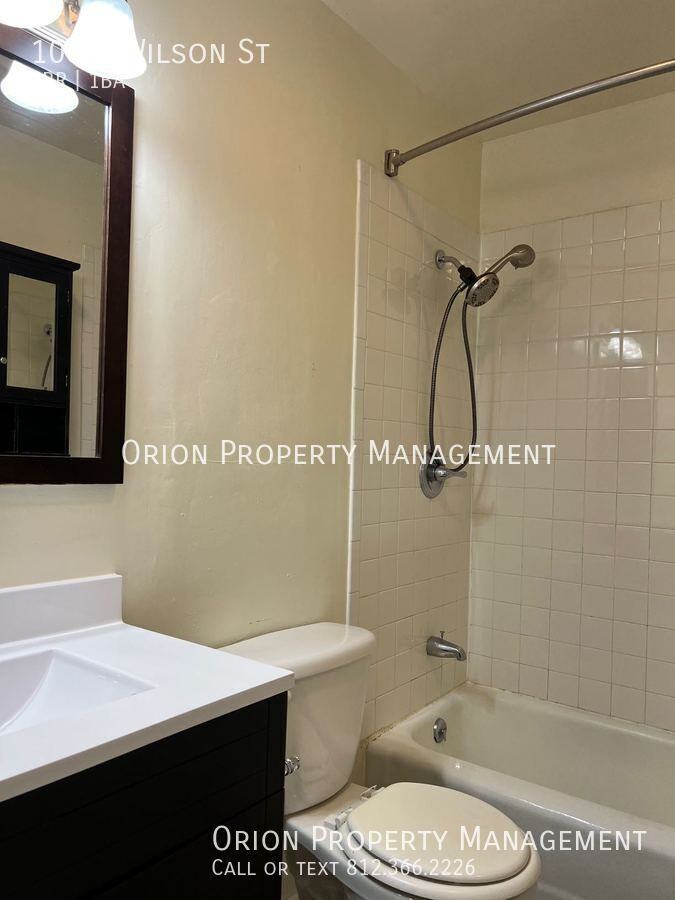 105 E Wilson St - Photo 4 of 18