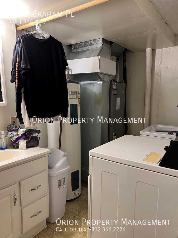 593 E Graham Pl - Photo 4 of 7