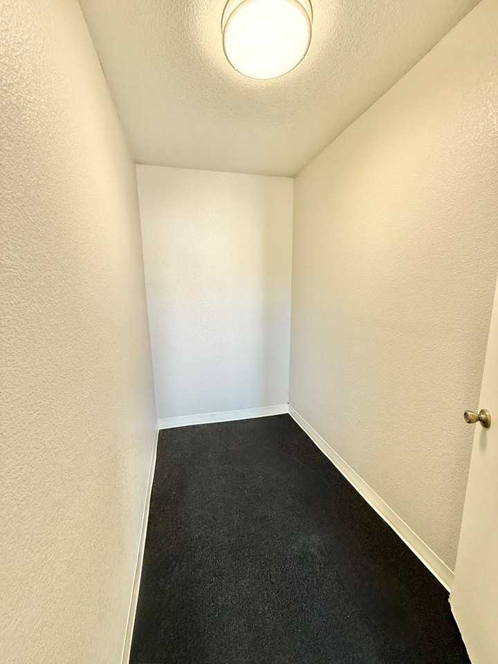 400 Santa Fe Dr #13 - Photo 3 of 8