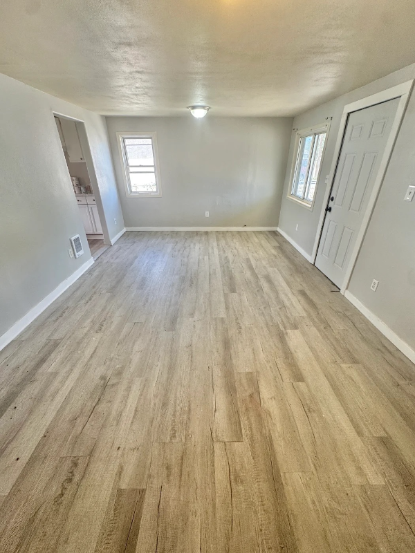 2828 E 15th St - Photo 3 of 6