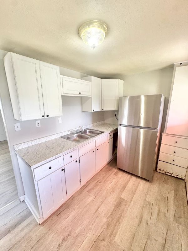 2828 E 15th St - Photo 2 of 6