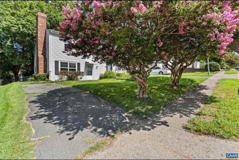 815 Prospect Ave - Photo 2 of 2