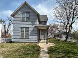 featured image of 607 N 2nd Ave