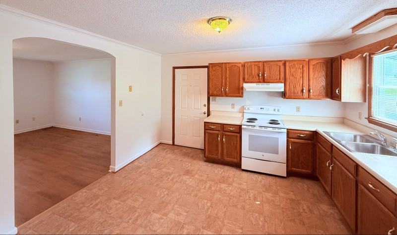 13728 Heath Brothers Dr #14 - Photo 3 of 12