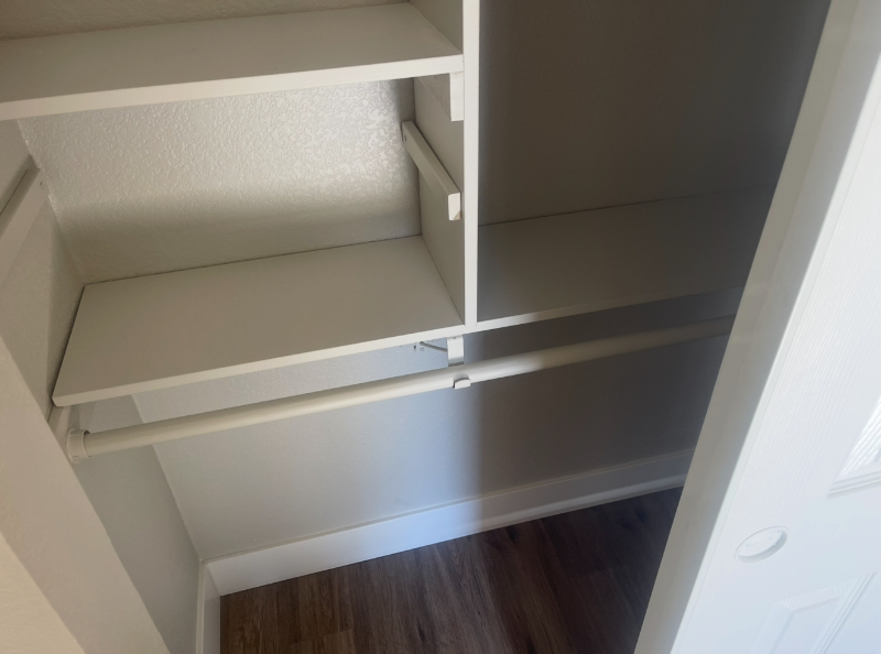 6049 Thornwood Dr - Photo 2 of 5