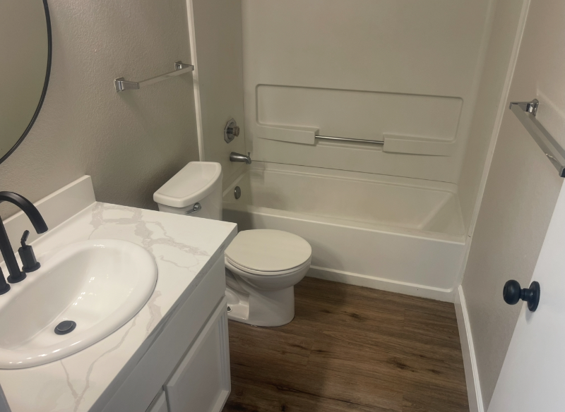 6049 Thornwood Dr - Photo 3 of 5