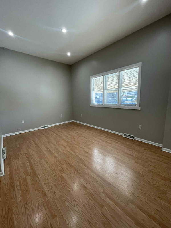 3225 S May St #1F - Photo 2 of 11