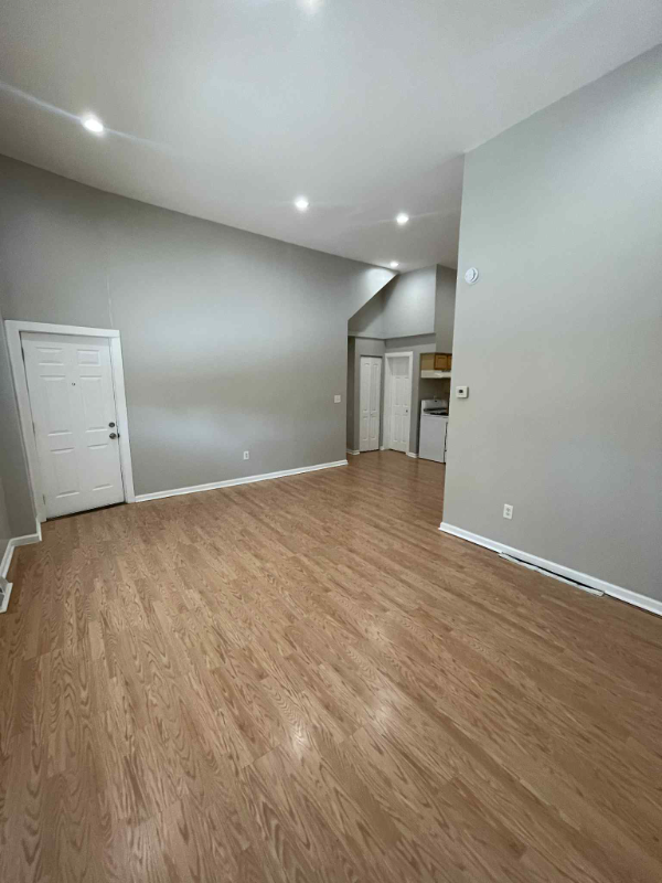 3225 S May St #1F - Photo 3 of 11