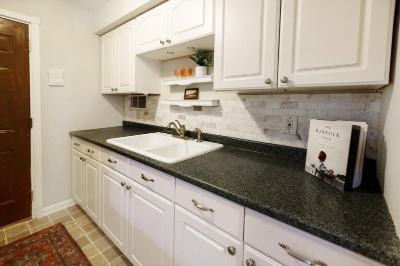 1913 Dupont Ave S #A - Photo 2 of 12