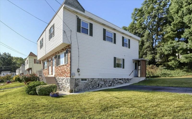 830 Erford Rd - Photo 2 of 23