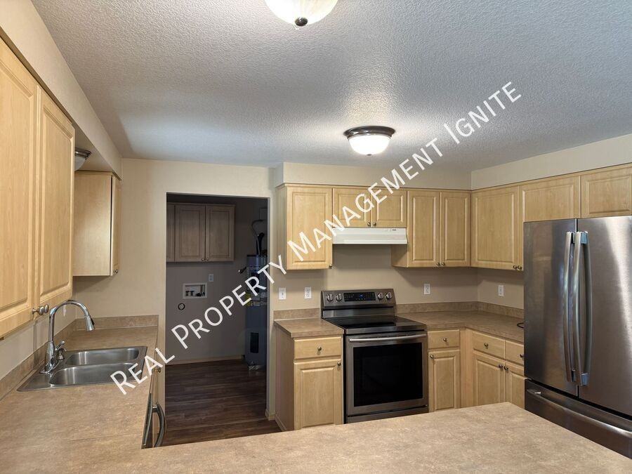 53377 Eagle Ln - Photo 2 of 18