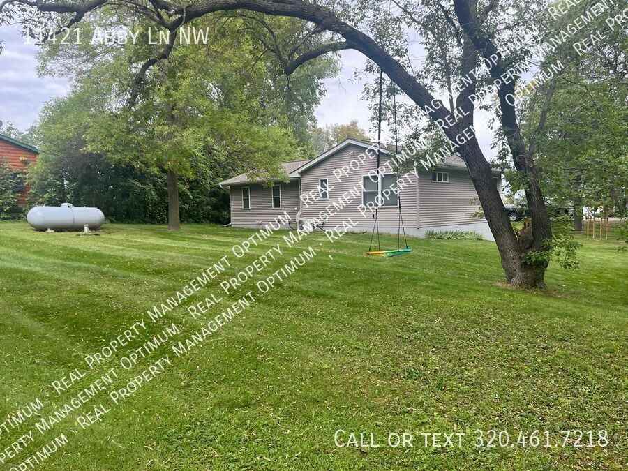 11421 Abby Ln Nw - Photo 3 of 34