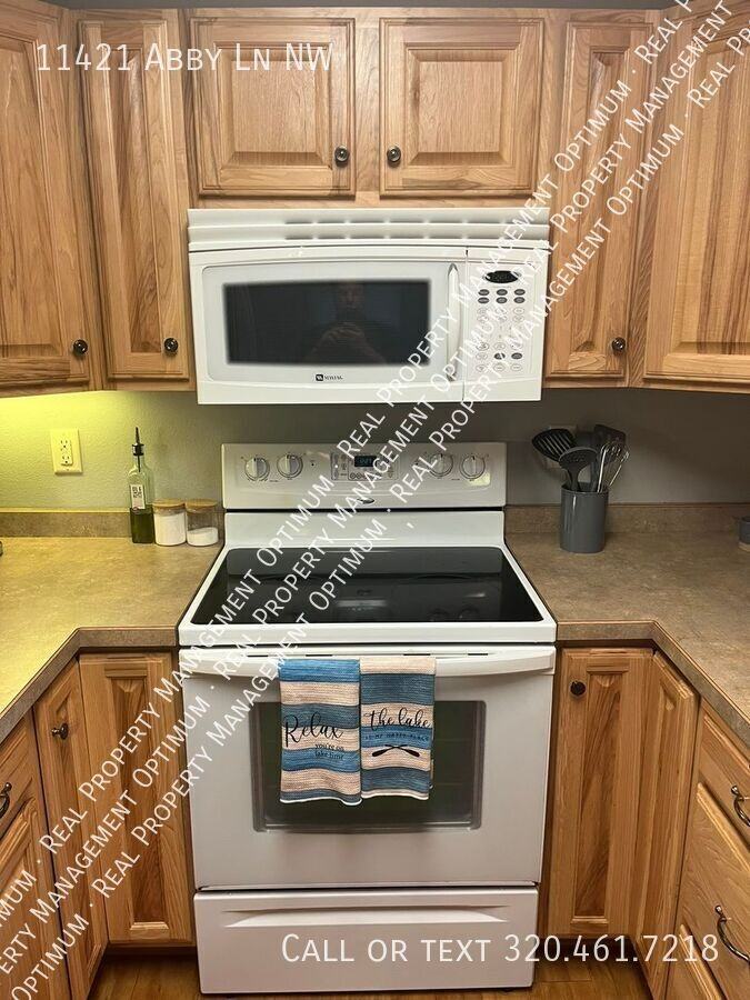 11421 Abby Ln Nw - Photo 7 of 34