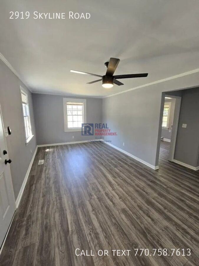 2919 Skyline Rd - Photo 2 of 11