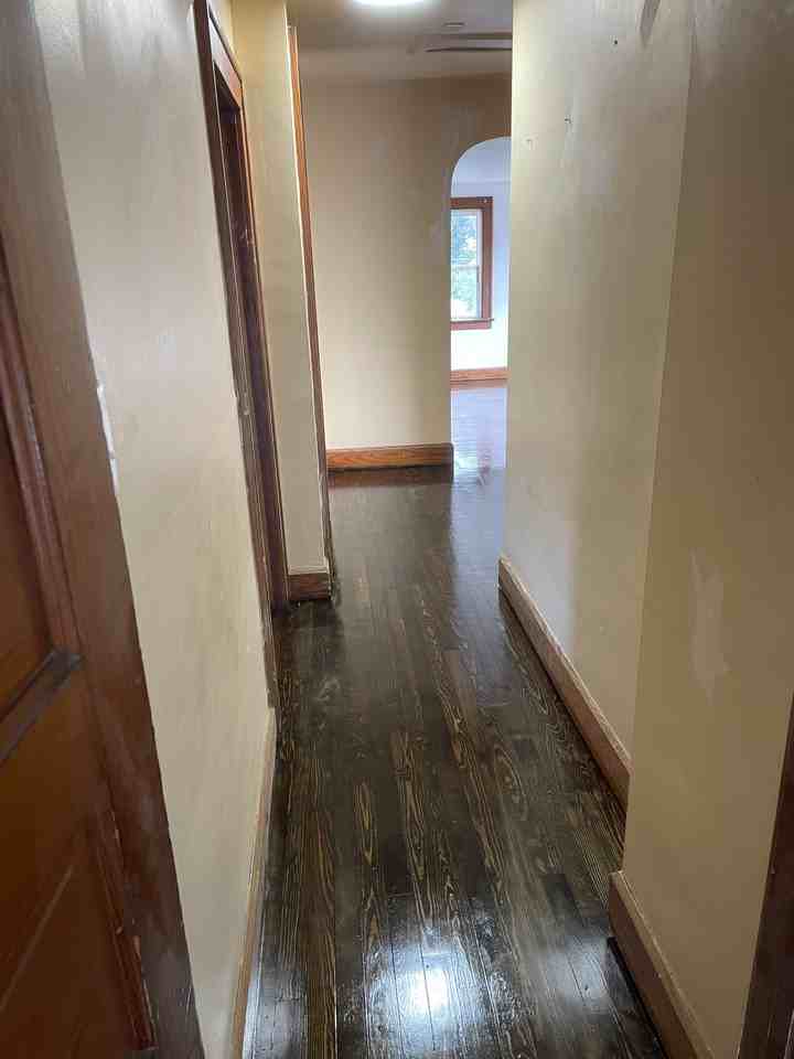 212 1/2 Hendricks Street Upstairs - Photo 2 of 6