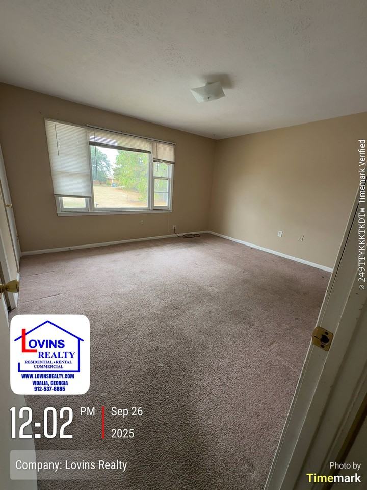 220 Arlington Dr. - Photo 5 of 5