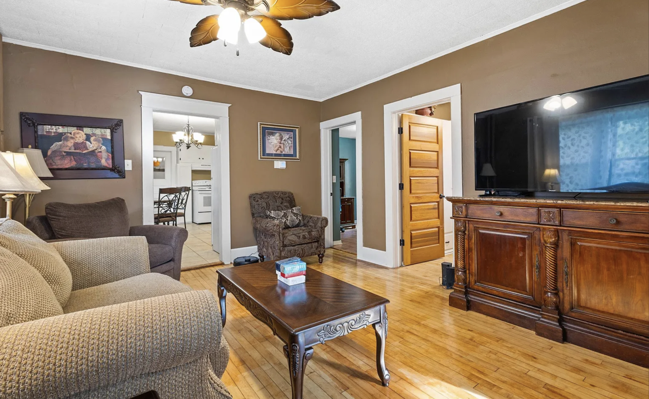 717 4th Street, Unit A - Photo 3 of 24