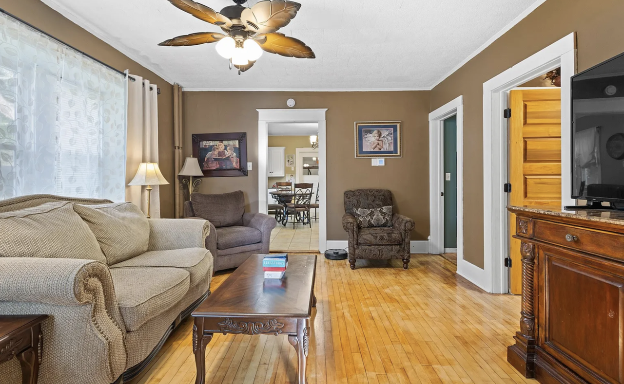 717 4th Street, Unit A - Photo 6 of 24