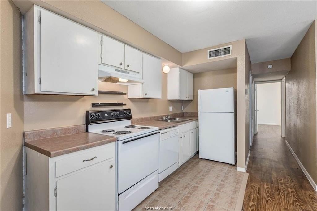 3900 Old College Road #12 - Photo 4 of 12