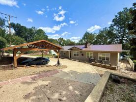 129 W Lakeshore Dr - Photo 1 of 1