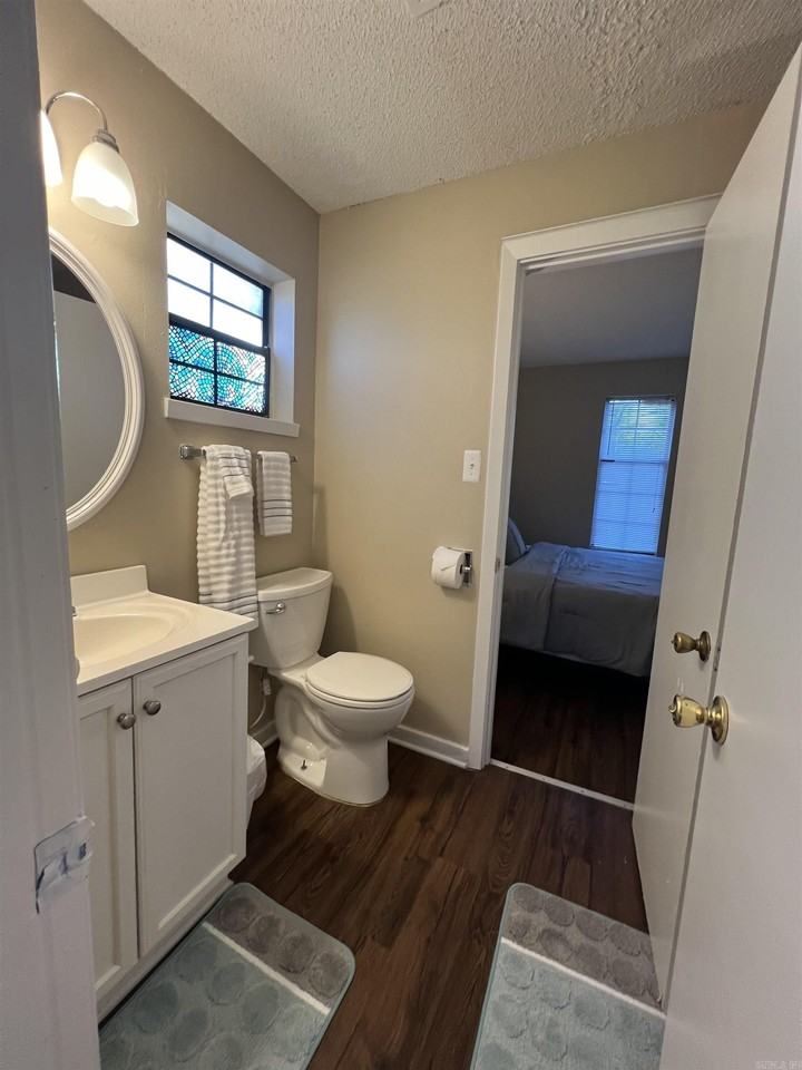 408 1/2 Booker St - Photo 6 of 10