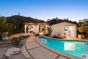 featured image of 2652 Byron Pl