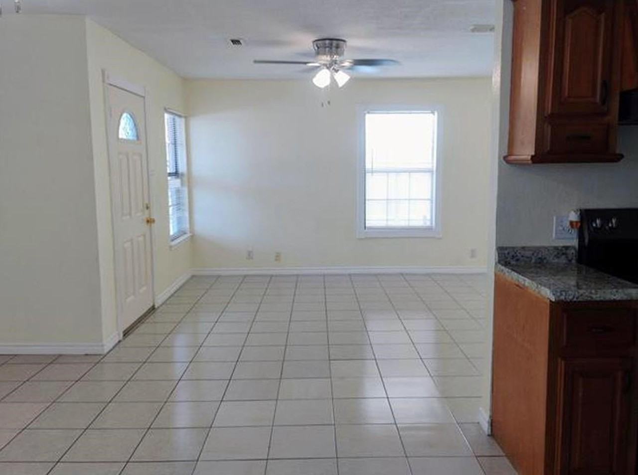 812 W 6th St - Photo 6 of 27