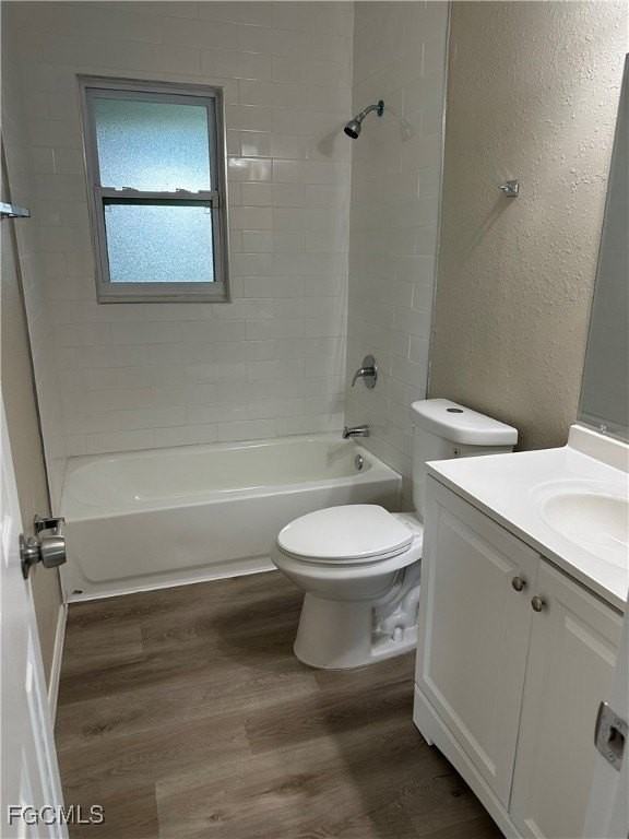 1111 Palm Ave - Photo 5 of 8