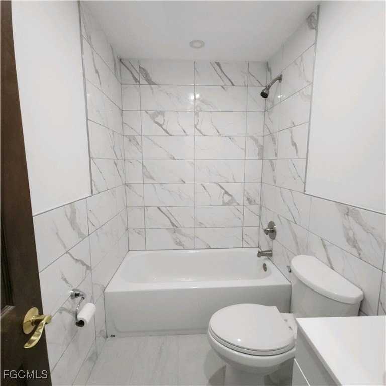 1021 Ne 8th Ter - Photo 4 of 5