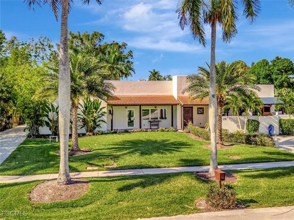 1291 Caloosa Dr - Photo 2 of 32