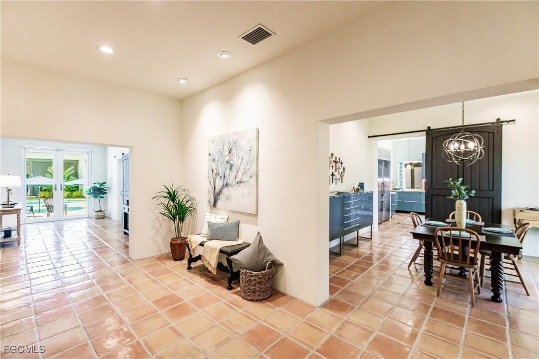 1291 Caloosa Dr - Photo 5 of 32