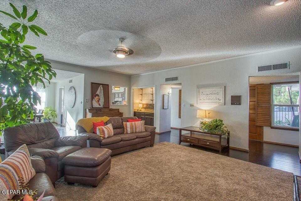 6344 Via Aventura Drive - Photo 5 of 28