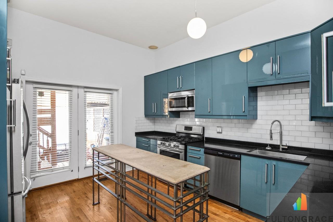 2744 W Warren Blvd #1 - Photo 5 of 8