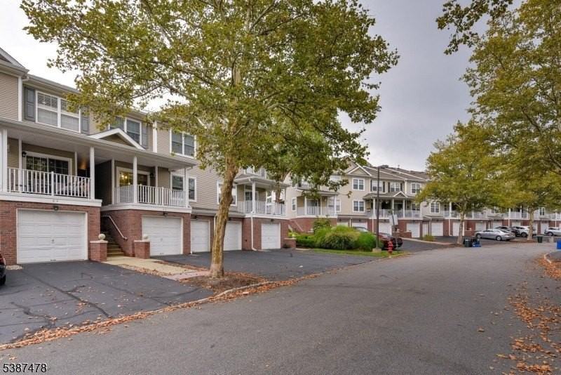 68 Carter Rd - Photo 2 of 33