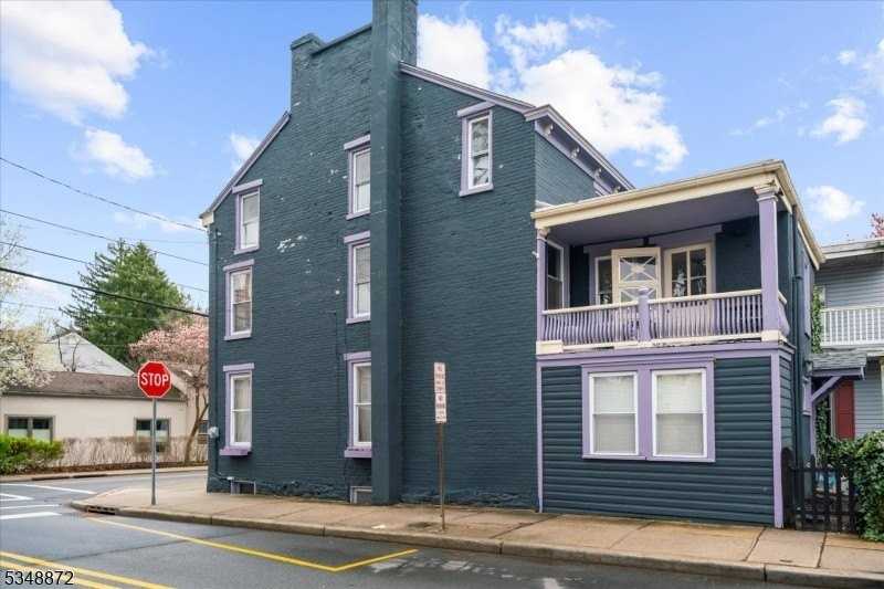 97 N Main St - Photo 4 of 37