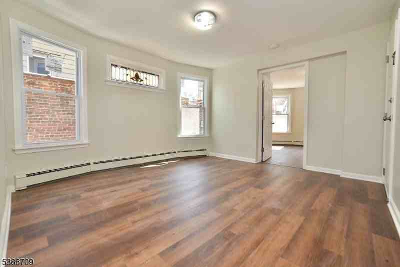 100 William St Apt 1st #1 - Photo 5 of 17