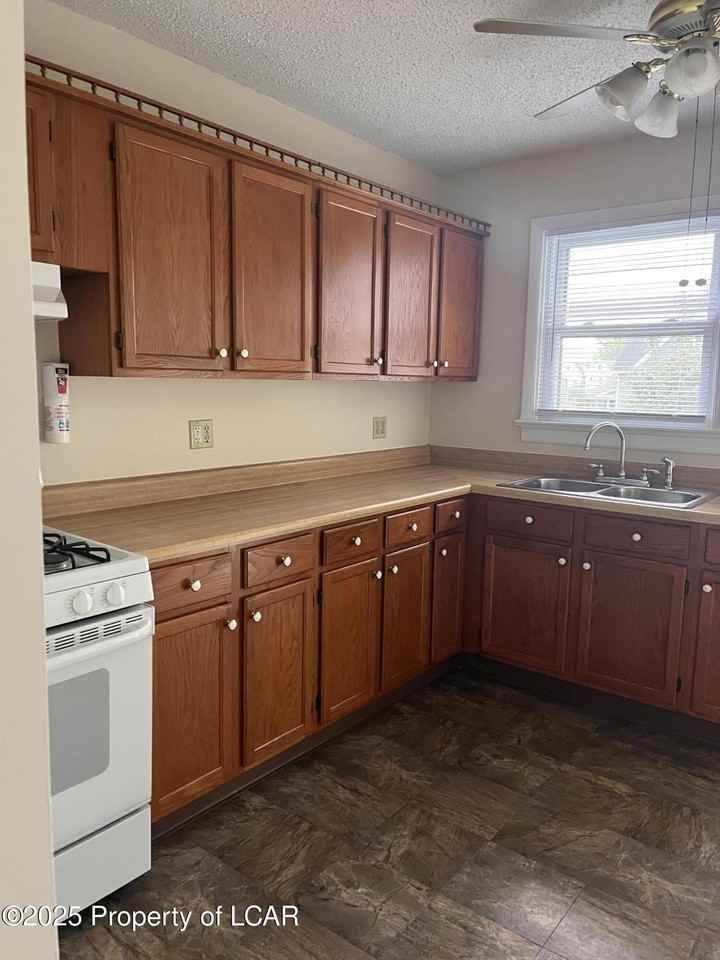 80 Maffett St - Photo 4 of 12