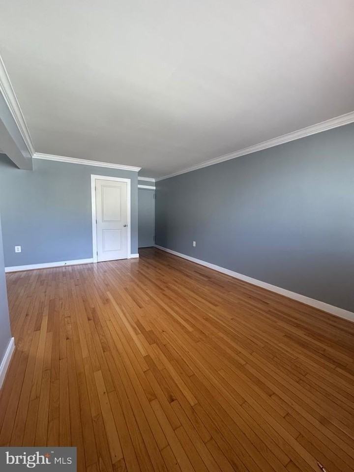 2838 Hartford St Se - Photo 6 of 21