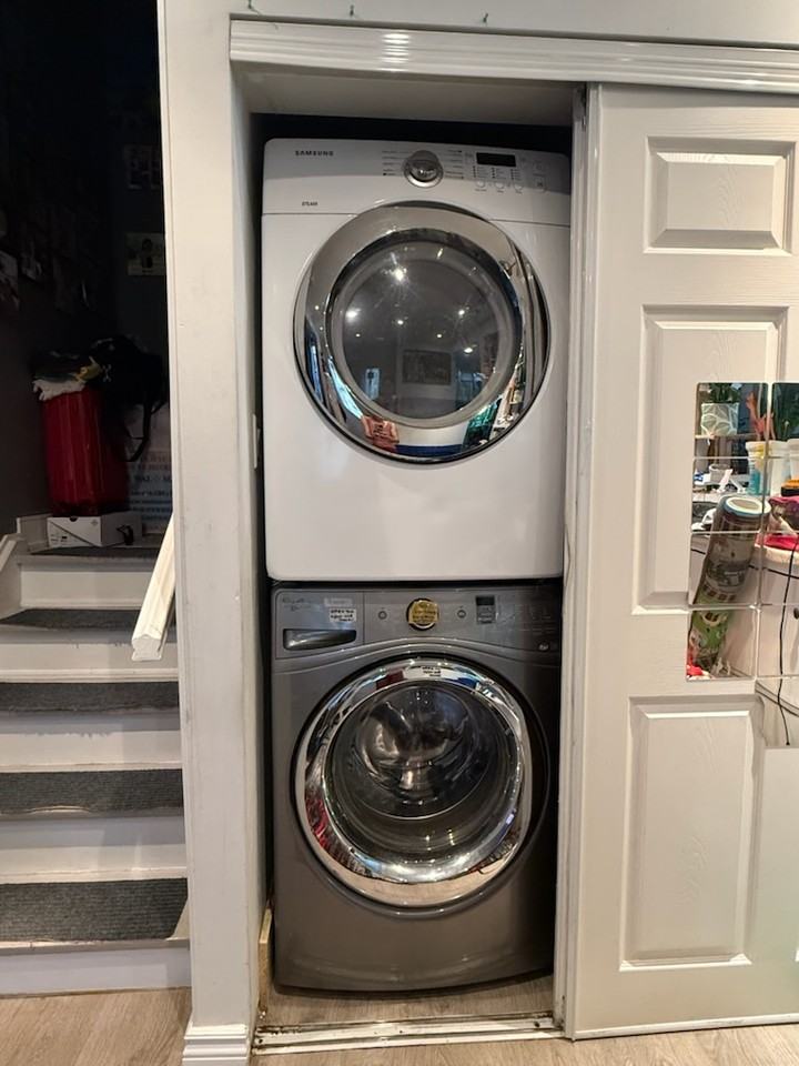 London Green Ct & Driftwood Ave - Photo 5 of 7