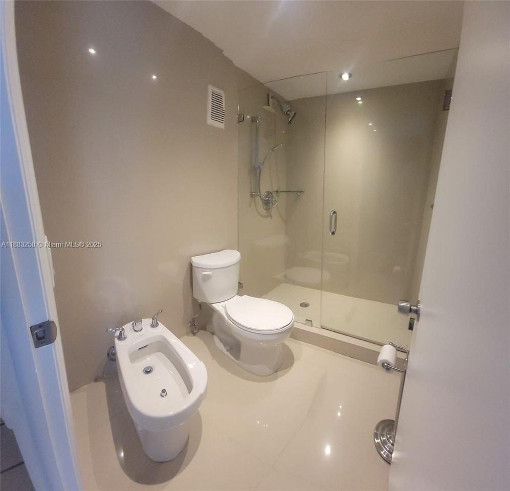 3200 Collins Avenue #6-5 - Photo 4 of 15