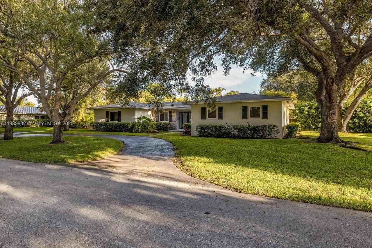 8445 Sw 147th St - Photo 2 of 39