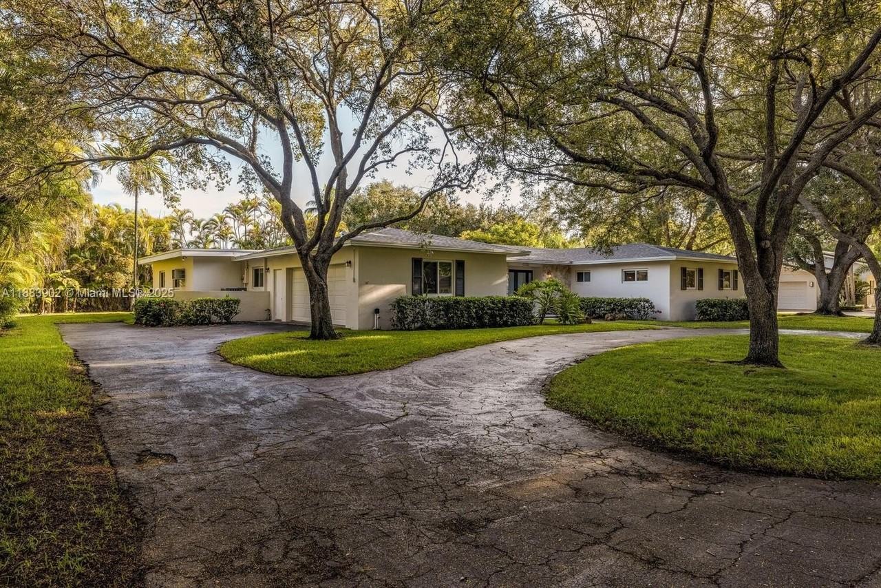 8445 Sw 147th St - Photo 3 of 39