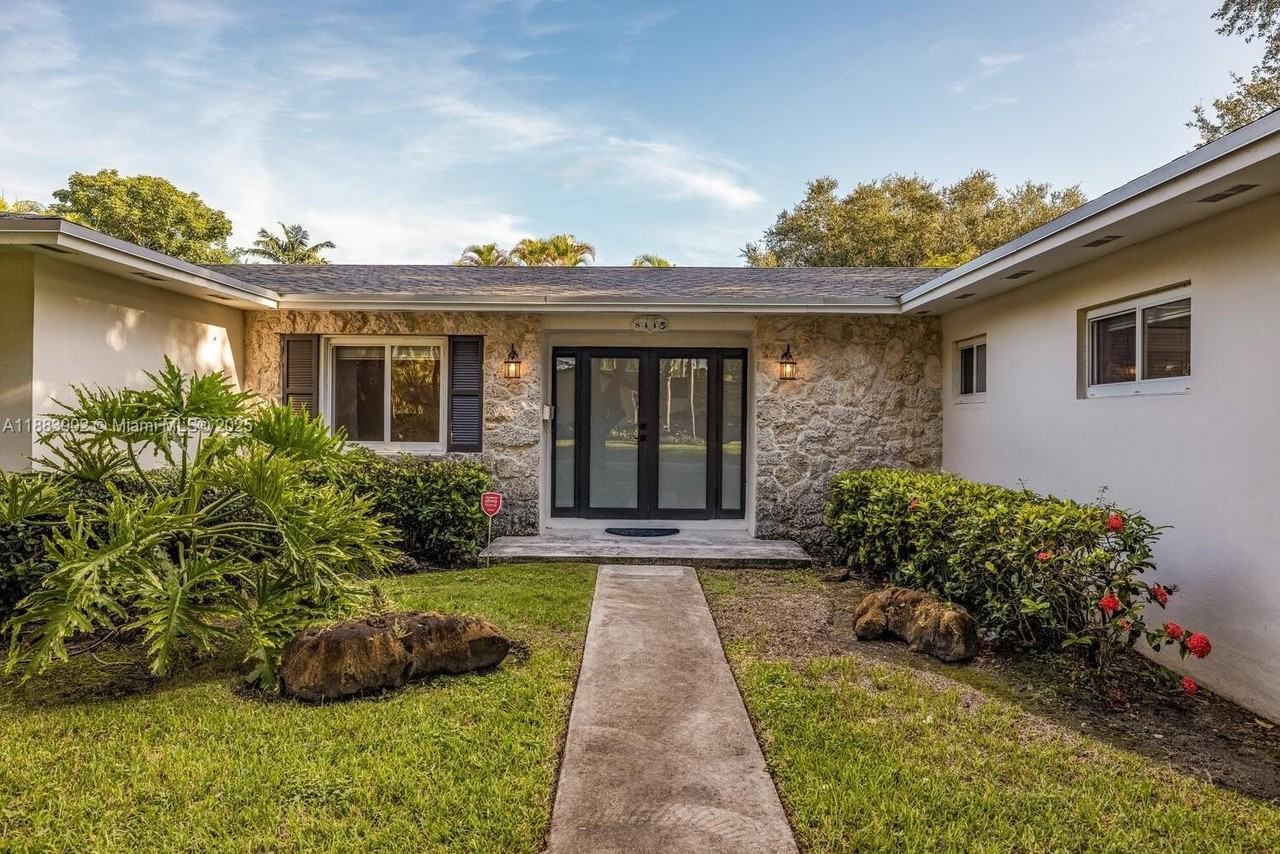 8445 Sw 147th St - Photo 4 of 39