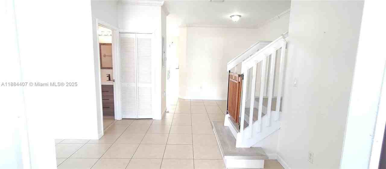 2616 Se 14th Ave #303 - Photo 4 of 25