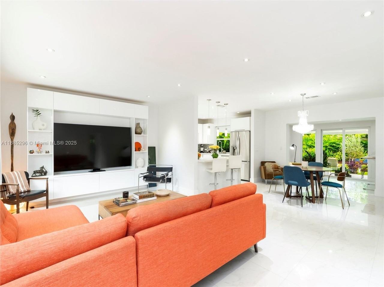 1617 Ne 157th Ter - Photo 7 of 33