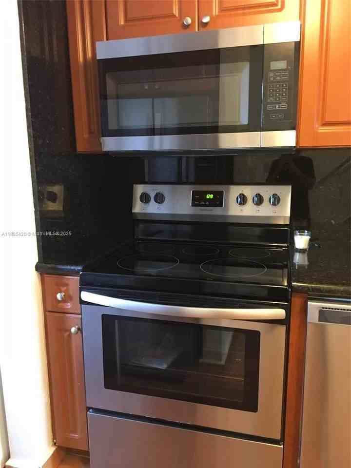 2726 W 60th St #68 - Photo 7 of 12